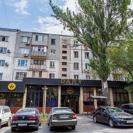Прекрасные Апартаменты На Арбате Almaty Exterior foto
