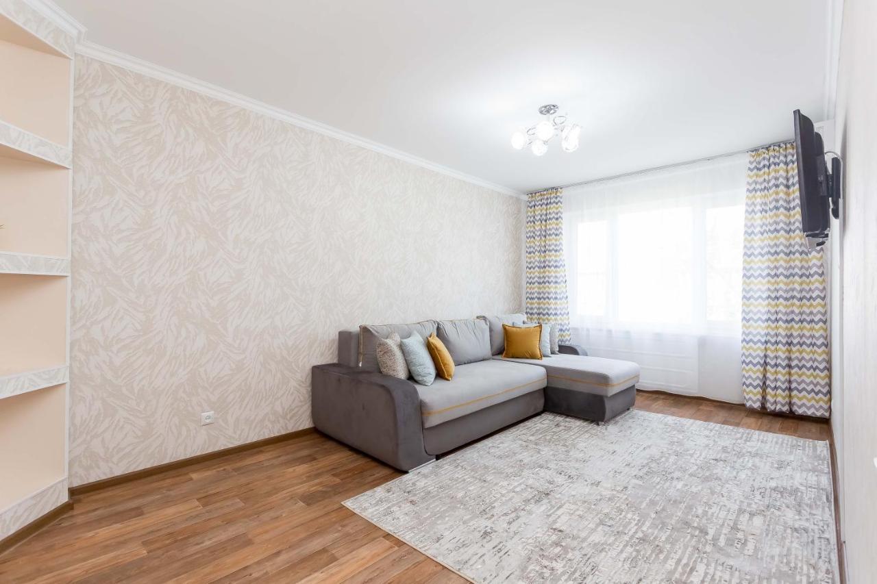 Прекрасные Апартаменты На Арбате Almaty Exterior foto