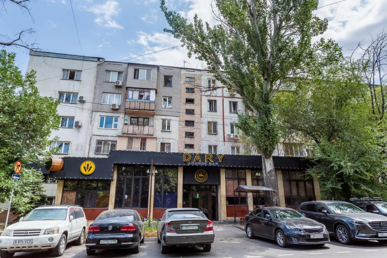 Прекрасные Апартаменты На Арбате Almaty Exterior foto